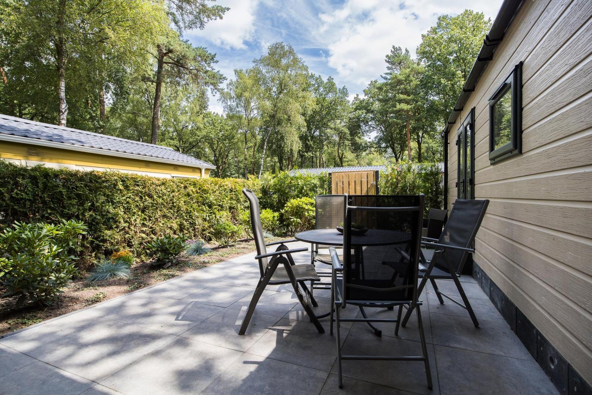 Veluwe Hoenderloo Luxury Chalet With Private Sauna And Hot Tub - Swimming Pool Tennis Court Supermarket Bowling Alley Theatre And Entertainment For Children Екстер'єр фото