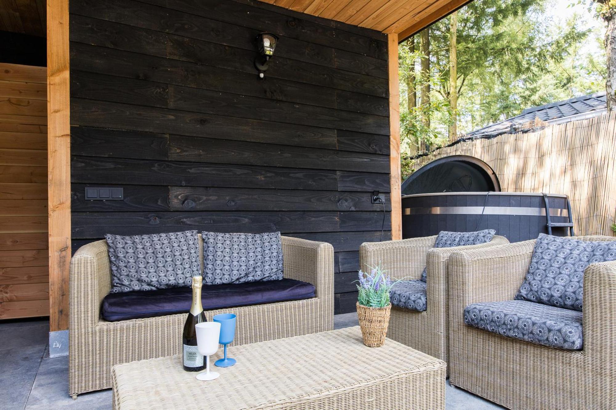 Veluwe Hoenderloo Luxury Chalet With Private Sauna And Hot Tub - Swimming Pool Tennis Court Supermarket Bowling Alley Theatre And Entertainment For Children Екстер'єр фото