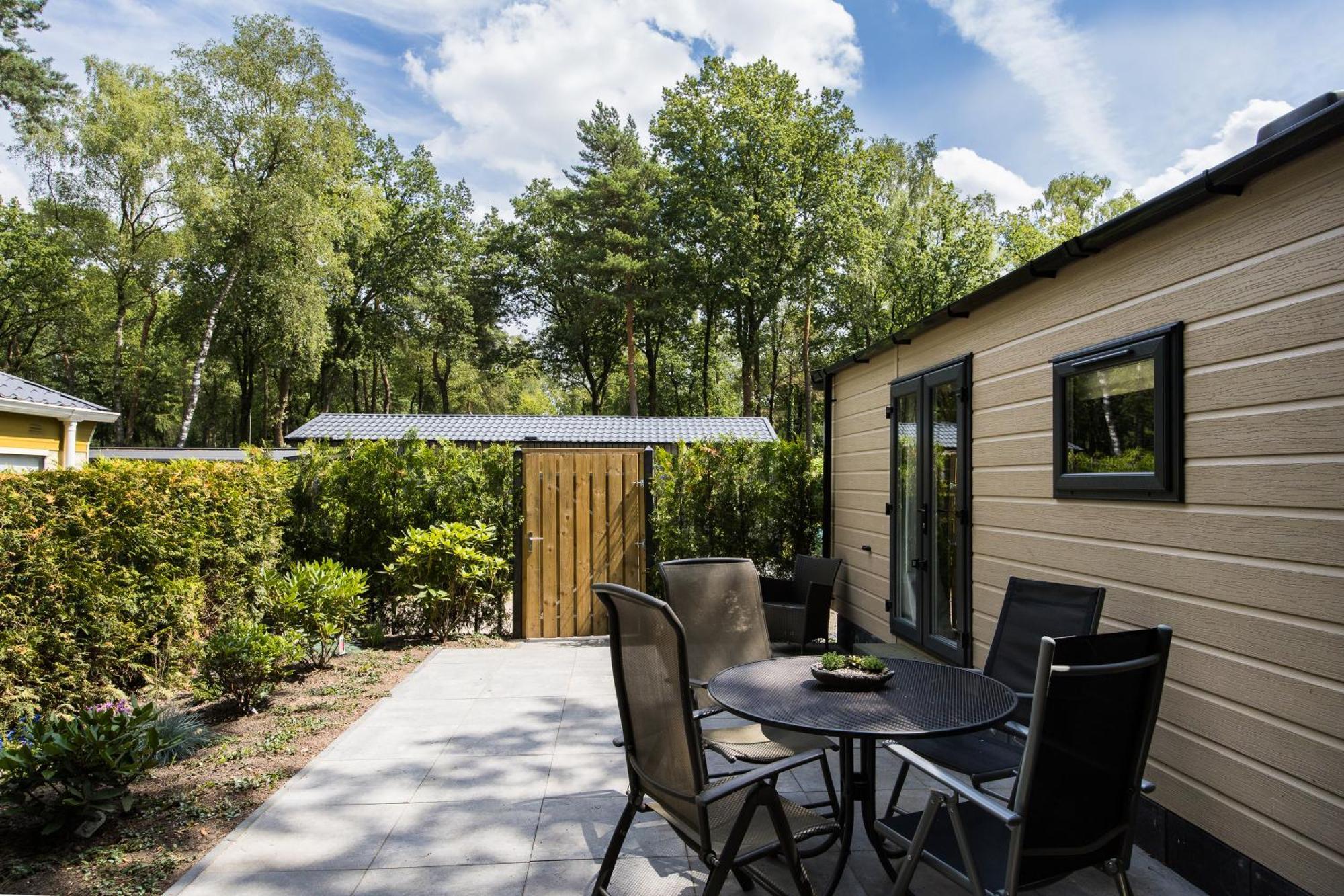 Veluwe Hoenderloo Luxury Chalet With Private Sauna And Hot Tub - Swimming Pool Tennis Court Supermarket Bowling Alley Theatre And Entertainment For Children Екстер'єр фото